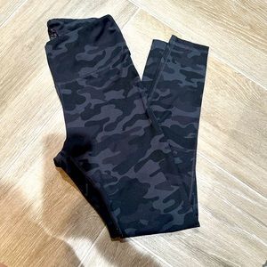 Danskin Size SMALL Camo Yoga Pants